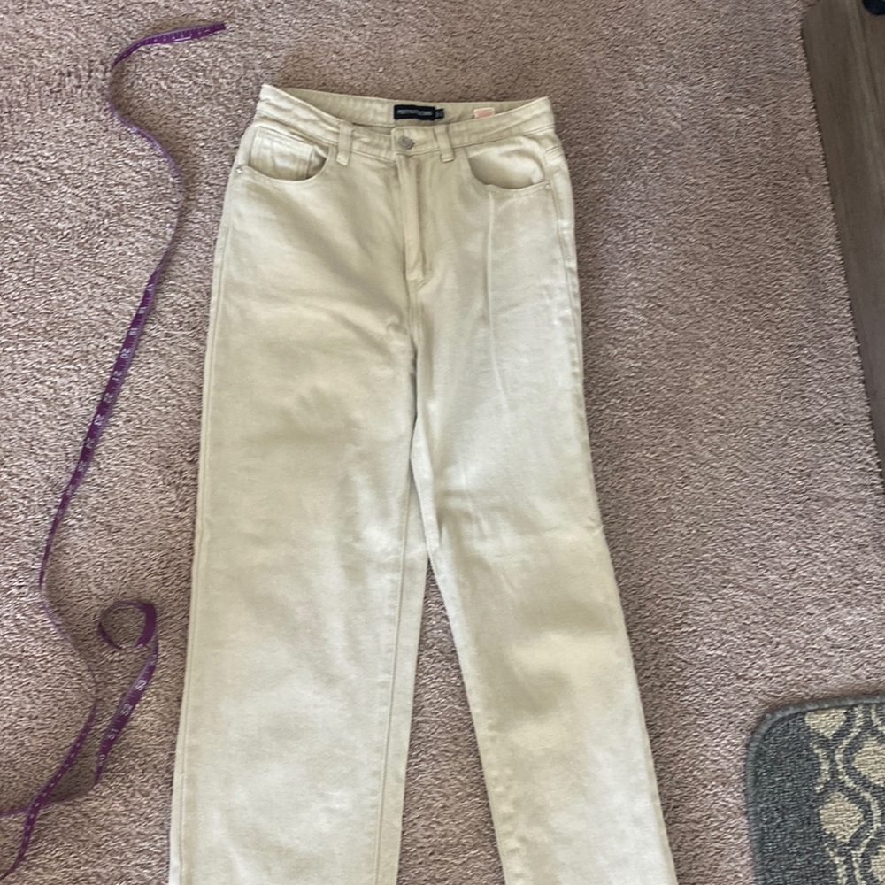 Pretty little thing size 4